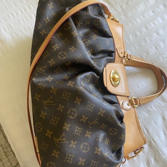 Louis Vuitton Brown Monogram Shoulder Bag - Picture 2 of 15
